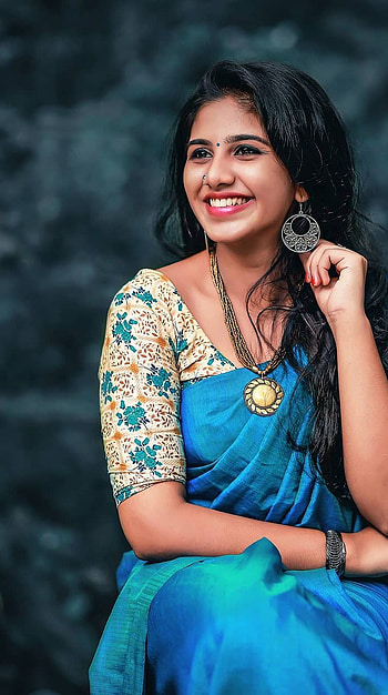 Maneesha Mahesh, mallu actress, saree lover HD phone wallpaper