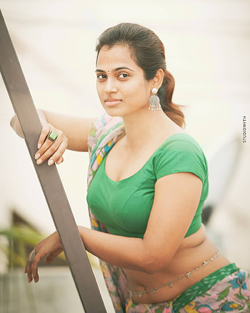 Ramya Pandian hot HD phone wallpaper