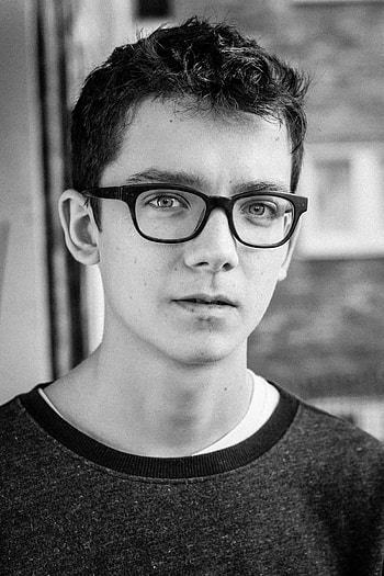 Asa Butterfield, Profile , Movie Database HD phone wallpaper