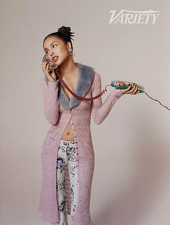 Olivia rodrigo cute vo, human_body, street_fashion HD phone wallpaper