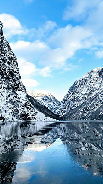 Norwegian , High-quality backgrounds, Mobile screens, Vibrant colors HD phone wallpaper