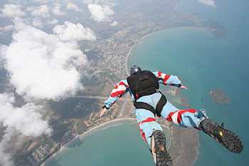 Aerial escape, Stunning parachute, Artistic , Soaring dreams HD wallpaper