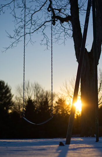 Winter, Sunset, Miscellanea, Miscellaneous, Wood, Tree, Blur, Smooth, Swing HD phone wallpaper