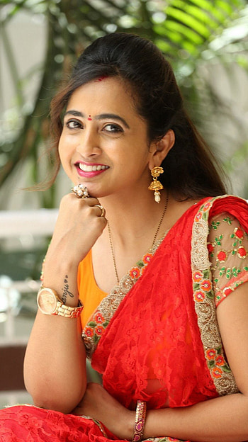 Lasya Manjunath, saree lover, telugu anchor HD phone wallpaper