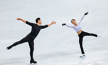 Peng Cheng and Jin Yang, Pair Skating HD wallpaper