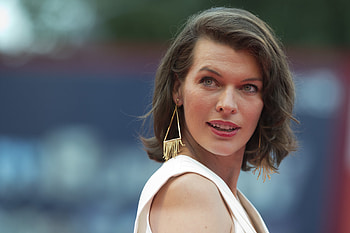 Milla Jovovich, Earrings, Celebrity, Actress, American, Brunette, Depth Of Field, Face HD wallpaper
