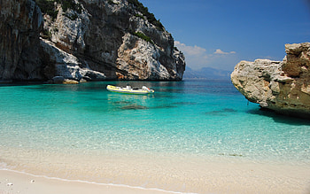 Bay parking for yachts, White yacht in Sardinia, Porto Cervo, Sardinian luxury HD wallpaper