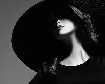Hiding just a little, white, black, model, joachim bergauer, bw, girl, woman, lips, hat HD wallpaper