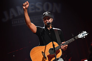 Luke Bryan Releases, Kick the Dust Up HD wallpaper
