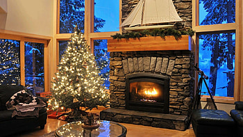 In the woods, Christmas Fireplace HD wallpaper