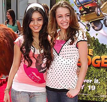 Miley Cyrus And Vannessa Ann Hudgens!!!!, miley and vannessa, singers HD wallpaper