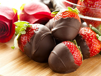 Strawberries, srtawberries, fruits, chocolate, food HD wallpaper