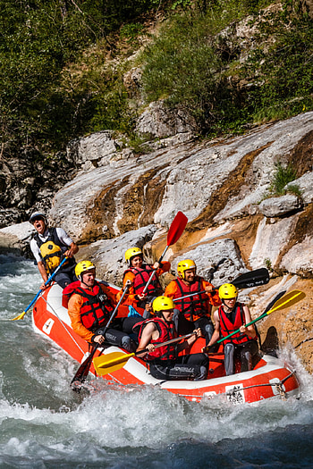 Rafting in Verdon, Outdoor experience, White water thrill, Nature's beauty HD phone wallpaper