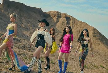 ITZY Not Shy, Bold , Unapologetic style, Girl group power HD wallpaper