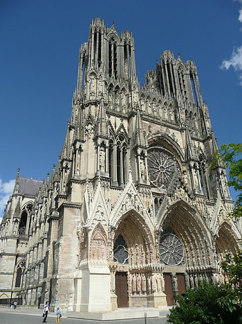 Catrale Notre-Dame de Reims, French landmark, Monumental architecture, Religious heritage HD phone wallpaper
