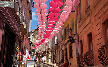 Street in Grasse, France, France, street, umbrellas, houses, Grasse HD wallpaper