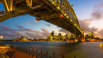 Night view of Harbor Bridge, Steel bridge, Busy traffic HD wallpaper
