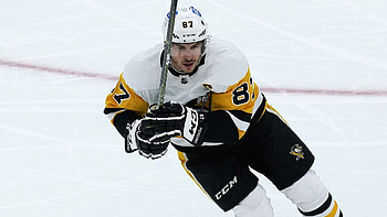 Sidney Crosby, Goal-scoring prowess, Penguins victory, Winning performance HD wallpaper