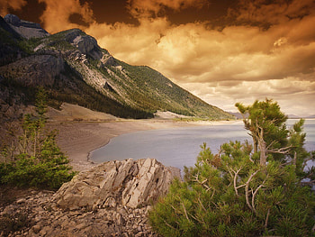 Clouds, sea, mountains, rocks, forest, beach HD wallpaper