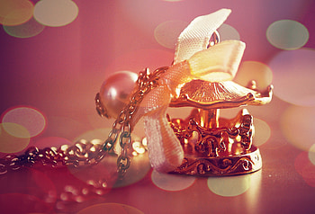 Gold, Glare, Miscellanea, Miscellaneous, Bow, Decoration HD wallpaper