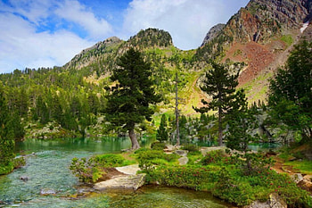 Small peninsula, river, landscape, small, peninsula, mountain, lake, emerald, reflection, cliffs, flowers, sky, , stream HD wallpaper