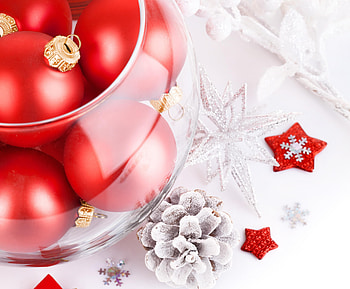 Christmas Balls, holidays, graphy, stars, happy holidays, beauty, xmas, red ball, holiday, christmas decoration, magic christmas, merry christmas, magic, christmas ball, balls, beautiful, star, decoration, red balls, pretty, christmas, ball, red, decorations, lovely, christmas star HD wallpaper