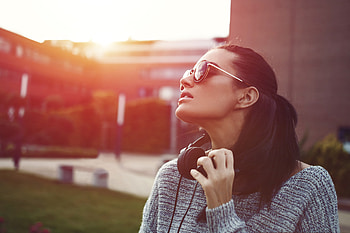 Model With Glasses , girls, model, sunglasses, heads HD wallpaper