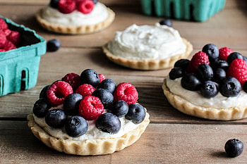 Food, Raspberry, Bilberries, Berries, Cakes HD wallpaper
