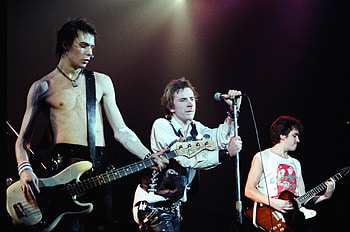 Sex Pistols music, Sid Vicious' legacy, Tragic end, Bassist's impact HD wallpaper