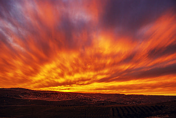 Fiery sunset, colorful, nature, sky, fire, sun, sunset, sunrise, fiery HD wallpaper
