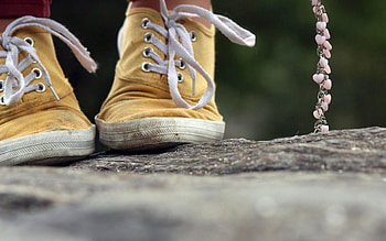 Miscellanea, Miscellaneous, Legs, Sneakers, Mud, Dirt, Shoes, Footwear, Laces, Shoelaces HD wallpaper