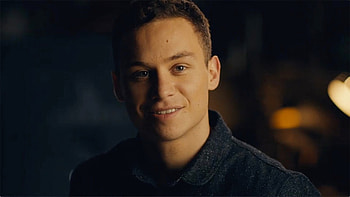Finn Cole, Rising star, Compelling performances, Promising career HD wallpaper