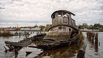 final resting place, boat, wreck, grass, water HD wallpaper