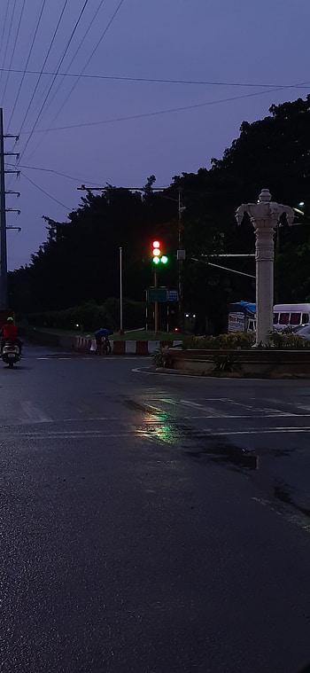 Bhel Chowk Eve, Nature, graphy, Signal, Evening, Traffic light, Pune, Bhel Chowk HD phone wallpaper