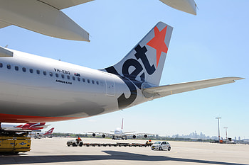 Jetstar, excess baggage fees, airline traveler, creative solutions HD wallpaper