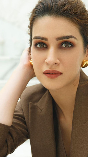 Kriti sanon, nose, actress, lip HD phone wallpaper