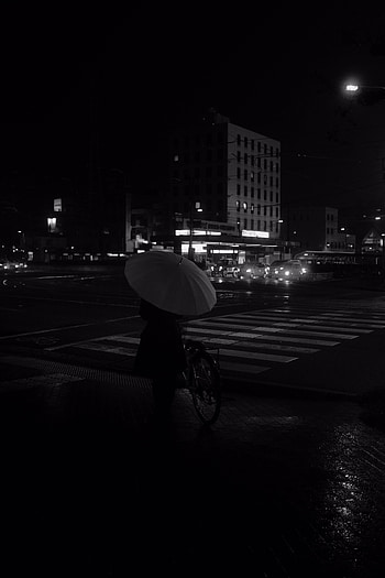 Night, City, Road, Girl, Umbrella, Street, Black And White, Black-And-White HD phone wallpaper