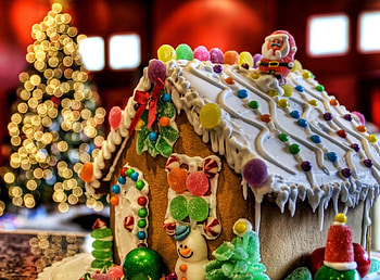 Holidays, Santa Claus, Snowman, House, Sweets, Festive Treat HD wallpaper