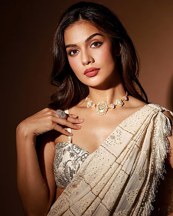 Divya, head, lip HD phone wallpaper