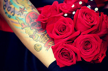 Flowers, Roses, Bright, Hand, Bouquet, Tattoo HD wallpaper