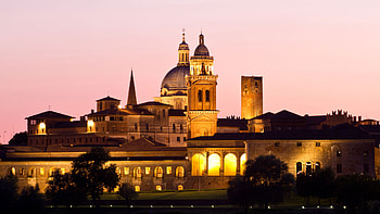 Real estate market, Valuations, Italian properties, Cultural insights HD wallpaper