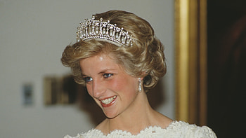 Princess Diana's jewelry, Inherited by key royals HD wallpaper
