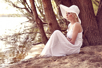 Waiting for you, sand, feeling, miss you, alone, lonely, lake, lady, white dress, face, stare, nature, water, hat HD wallpaper