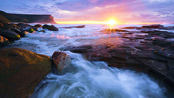 The Sun just made it out from under the clouds. Sydney, Australia, sunrise, sea, waves, clouds, colors, sky, rocks HD wallpaper