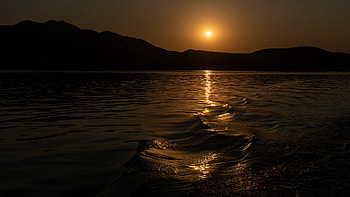 Ocean Waves Ripple Mountain Twilight During Sunset Reflection On Water Dark Background HD wallpaper