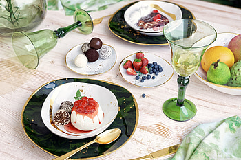 Delicious pudding, Sweet treat, Creamy texture, Indulgent dessert HD wallpaper