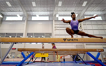 Balance Beam, Simone Biles, World champion, Journey to the top HD wallpaper