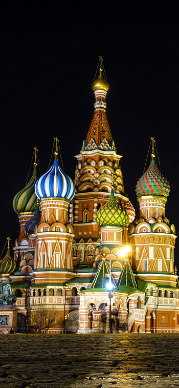 Red Square at night, Mesmerizing lights, , Captivating display HD phone wallpaper