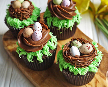 Easter cupcakes, brown, chocolate, green, cupcake, easter, food, nest, egg, sweet, dessert HD wallpaper