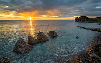 Sunrise at Trow Rocks/Graham Sands, sea, UK, coast, rocks, sunrise HD wallpaper